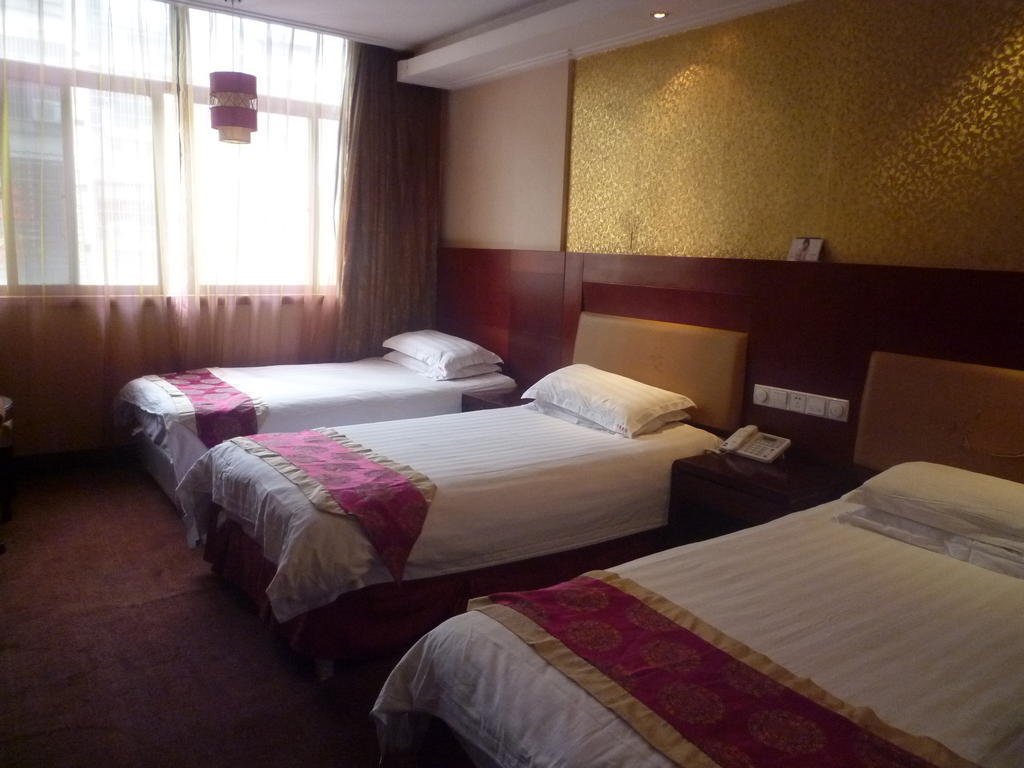 Jinyao Business Hotel Иу Екстериор снимка